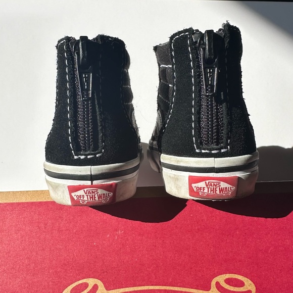 Legendary Sk8-Hi with Zippers for Easy In And Out Black. Size 5.5 - Picture 5 of 7
